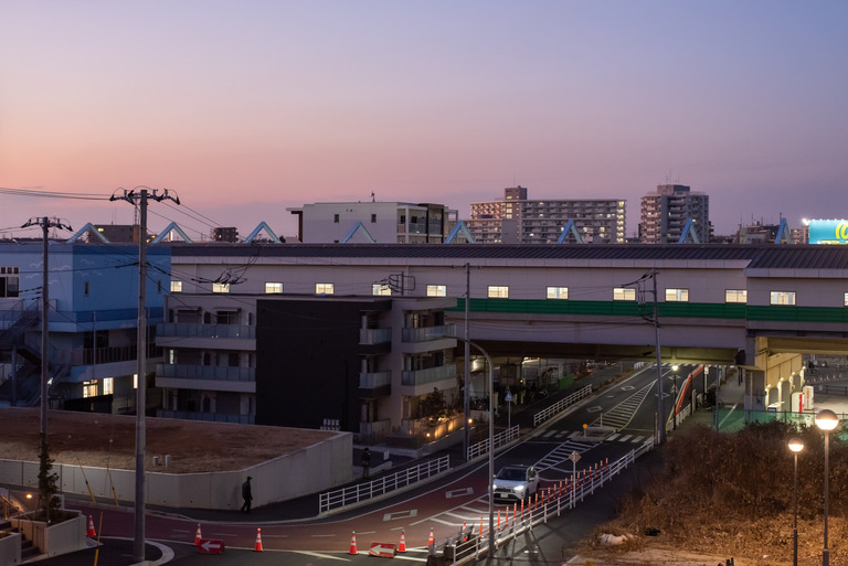 飯山満駅_夕方