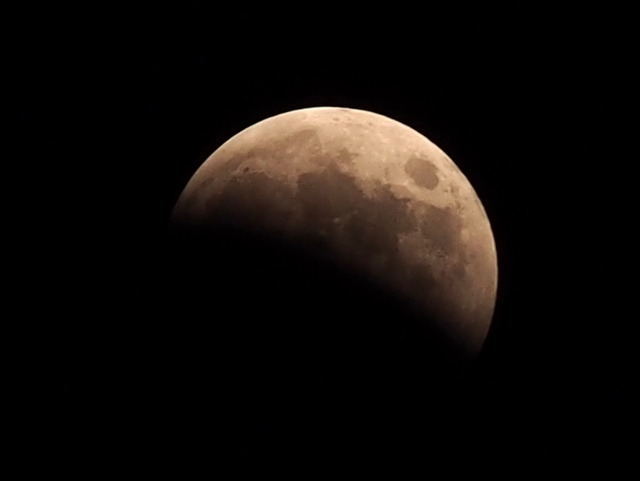 皆既月食2014年10月8日・18時48分