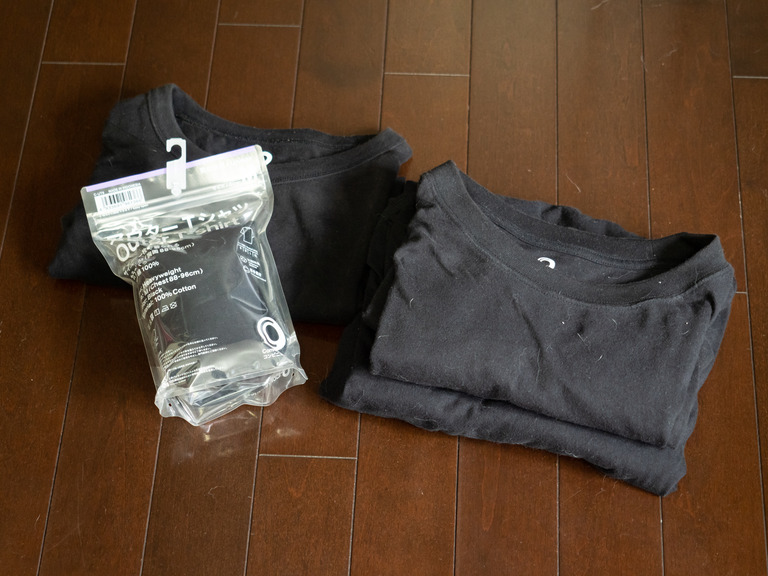 ファミリーマートのアウターTシャツ（くろ）
