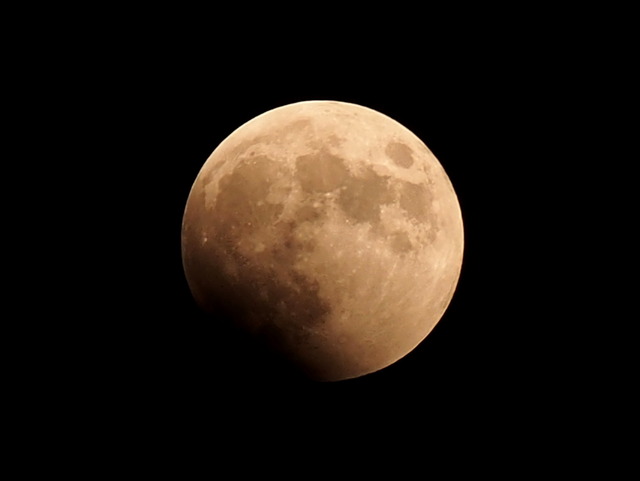 皆既月食2014年10月8日・18時17分