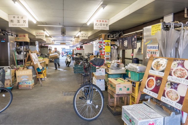 朝の船橋市場-6